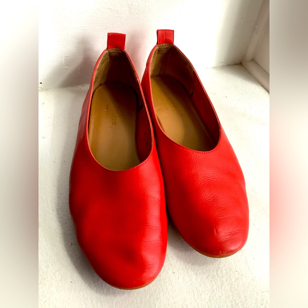 Everlane Bright Red ‼️ Day Glove Leather Flat Shoe GUC Rare Discontinued Color